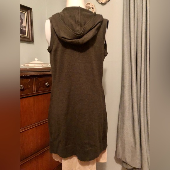 Olive green Cynthia Rowley hooded sweater vest. Size XS. Excellent condition. - Picture 2 of 5